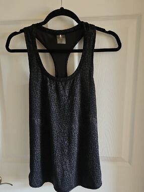 CALIA by Carrie Underwood Black Tag on Dark Gray Fabric
